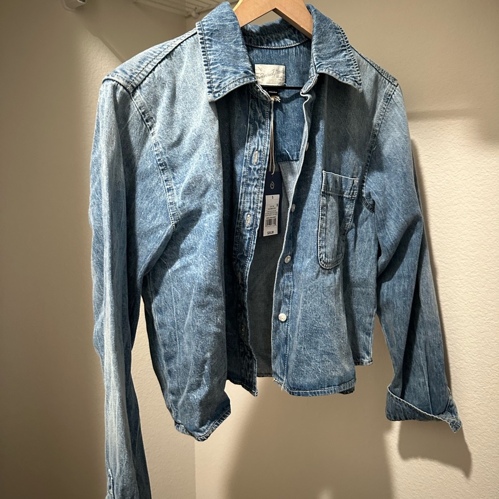 Women’s Denim Cropped Shirt Jacket